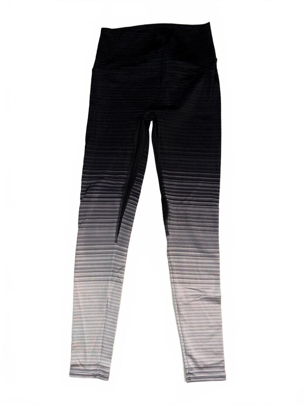 Women’s K-Deer black to white striped gradient yoga pants/leggings size Medium